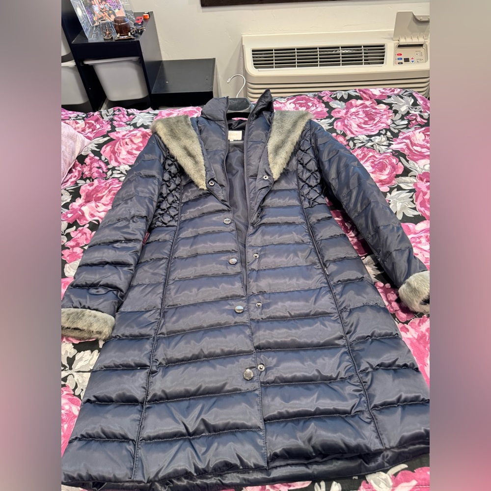 Women's Black Quilted Coat with Faux Fur Trim